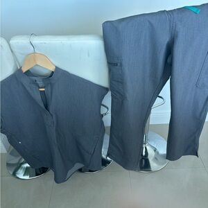 Figs Charcoal Scrub Set